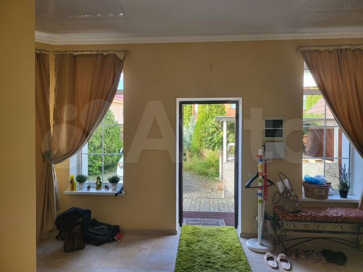 Дом 200 м² на участке 4 сот.