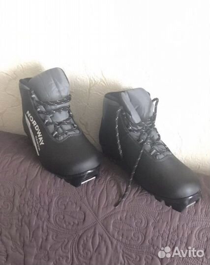 Лыжные ботинки