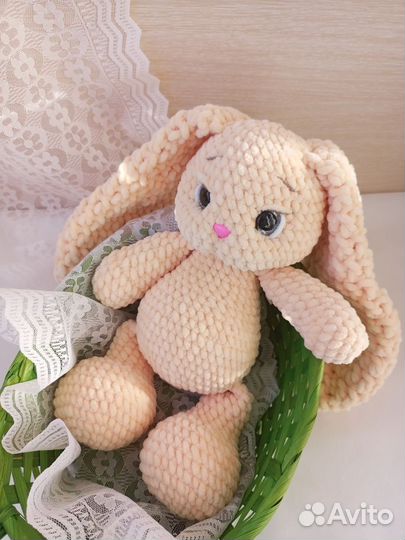 Вязанный зайка. Заяц. Ручная работа