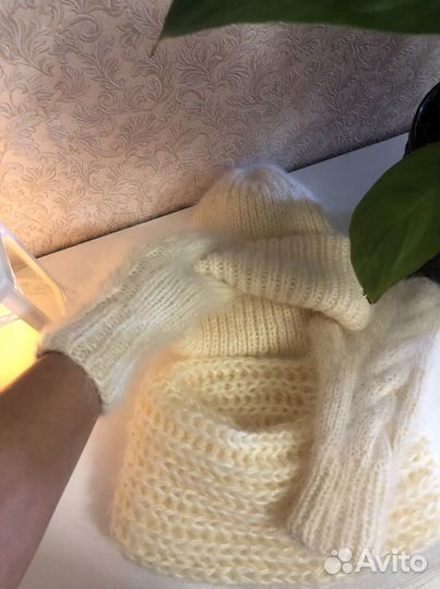 Пушистый коплект мохер шапка варежки снуд