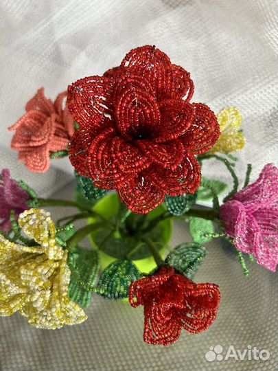 Цветы из бисера