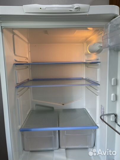 Холодильник indesit