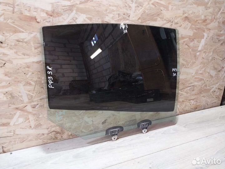 Стекло заднее правое Renault Fluence