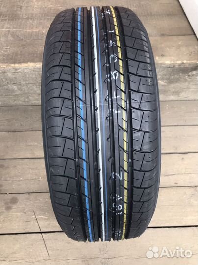 Yokohama dB Decibel E70 215/55 R17 93V