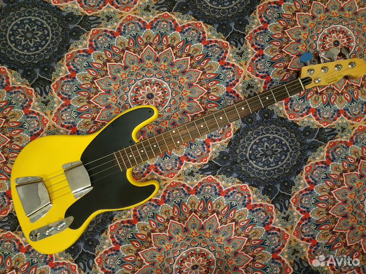 Продам бас гитару