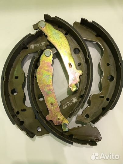 Новые колодки тормозные барабанные 230 мм, 4 шт