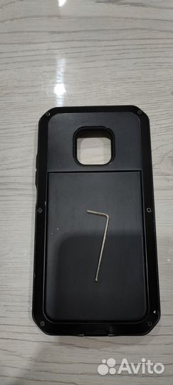 Чехлы на телефон