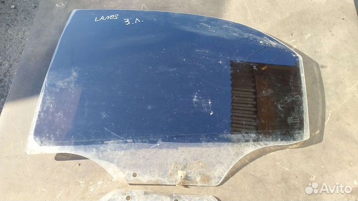 Заднее боковое стекло Шевроле Ланос