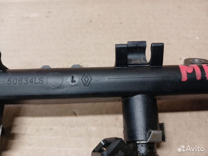 Топливная рампа с форсунками Renault Megane 2