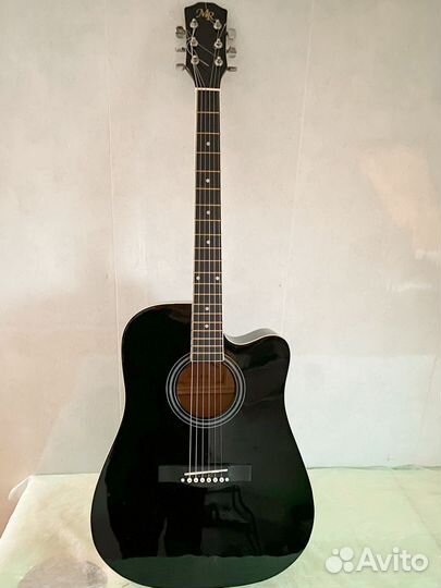 Акустическая гитара