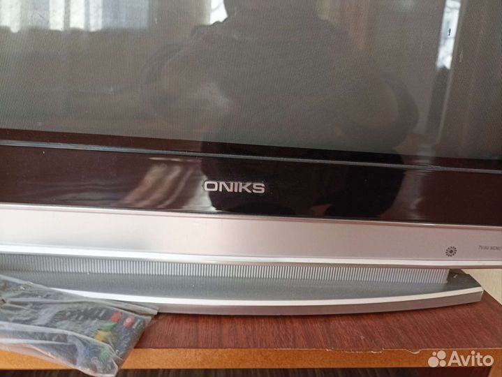 Телевизор бу oniks