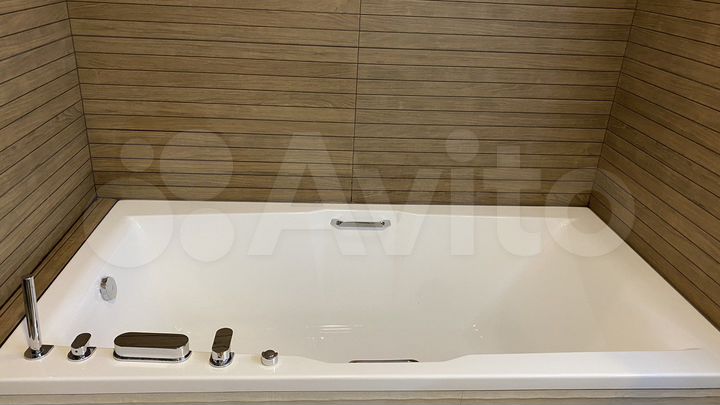 2-к. квартира, 101,2 м², 9/18 эт.