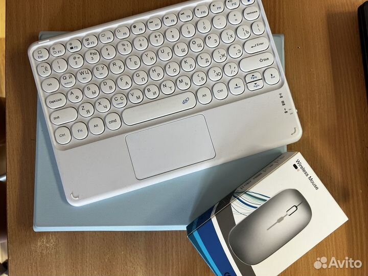 Чехол на iPad pro 11 с клавиатурой и мышкой