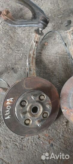 Кулак передний правый левый Honda Accord5