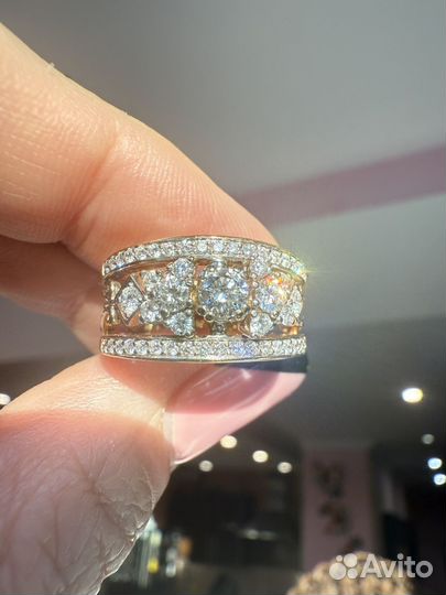 Золотое кольцо с природными бриллиантами 750пр