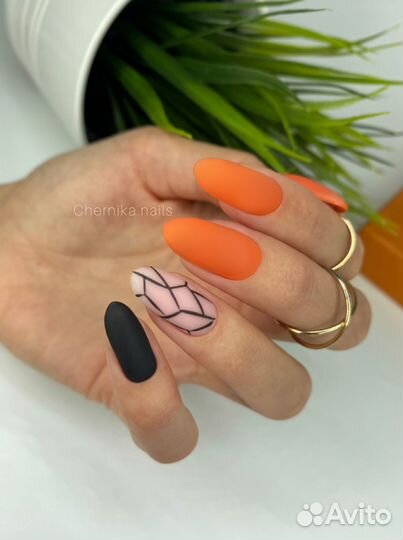 Нужна модель на маникюр с покрытием гель-лак