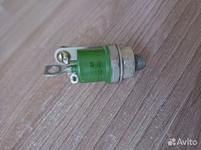 Тиристор симметричный (симистор) 2тс142-80-6