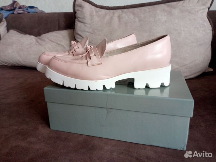 Лоферы женские