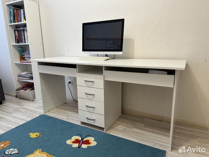 Письменный стол