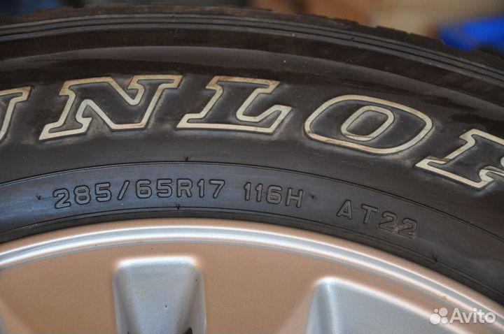 285/65 R17 Toyota Land Cruiser 200 dunlop