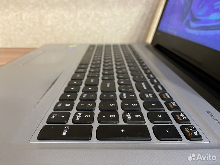 Игровой Ноутбук Lenovo 4ядра/8gb/2видеокарты