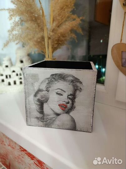 Деревянный короб с декупажем для подарка