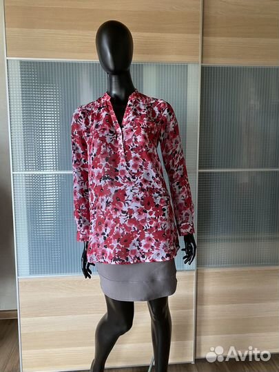 Красивая блуза с красными цветами Gina Benotti S