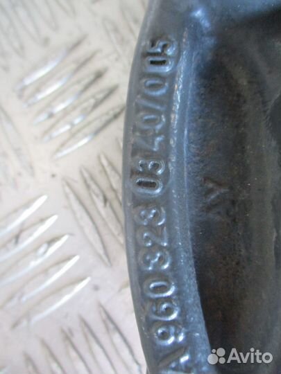 Кронштейн амортизатотра Mercedes-Benz A9603230340