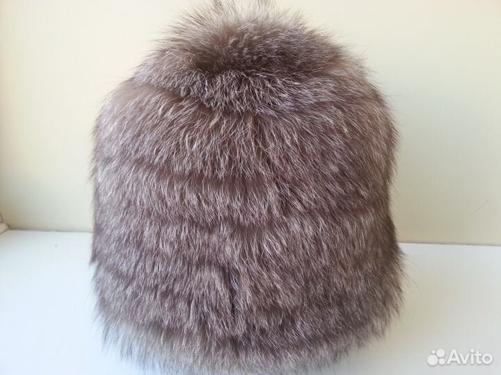 Женская зимняя шапка (новая)