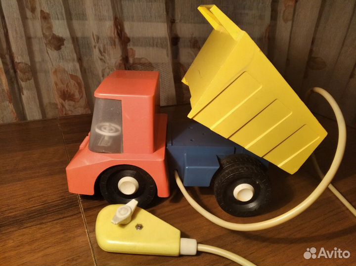 Машинки СССР. Самосвал электромеханический