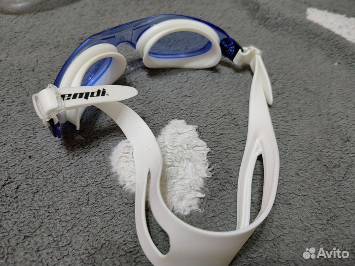 Очки для плавания