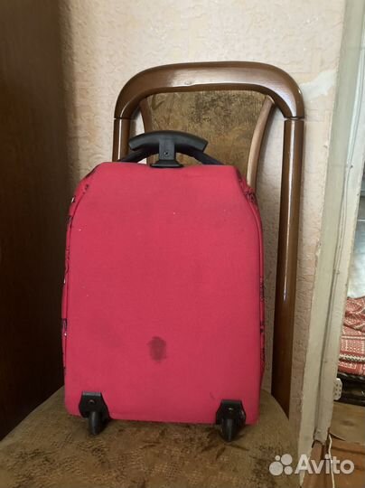 Чемодан на колесах детский
