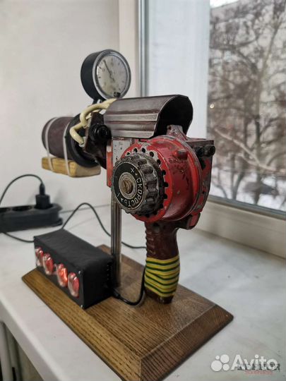 Инсталляция в стиле постапокалипсис