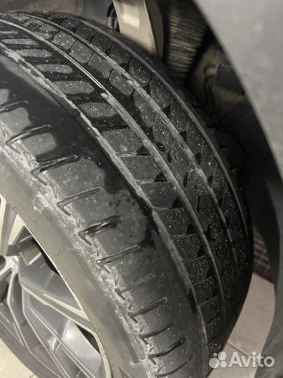 Bridgestone Alenza 001 275/45 R20