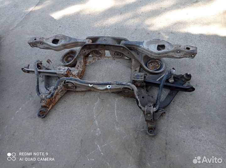 Задний подрамник с рычагами мицубиси паджеро 3 4