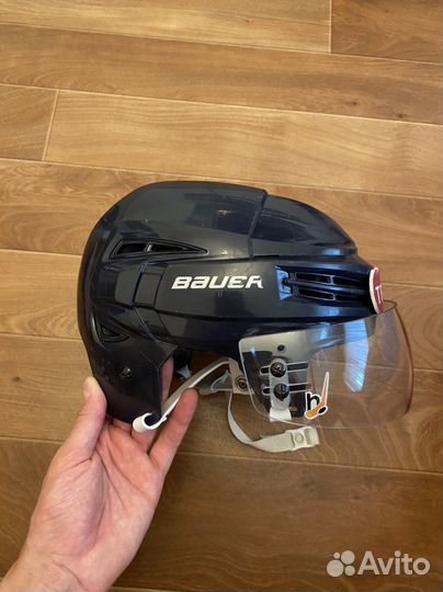 Хоккейный шлем