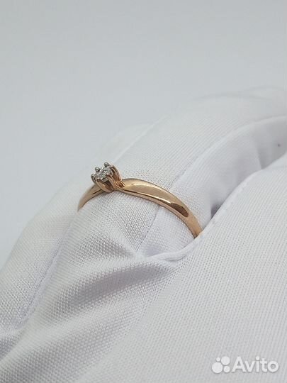 Золотое кольцо с камнем 16,5р