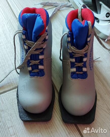 Лыжные ботинки