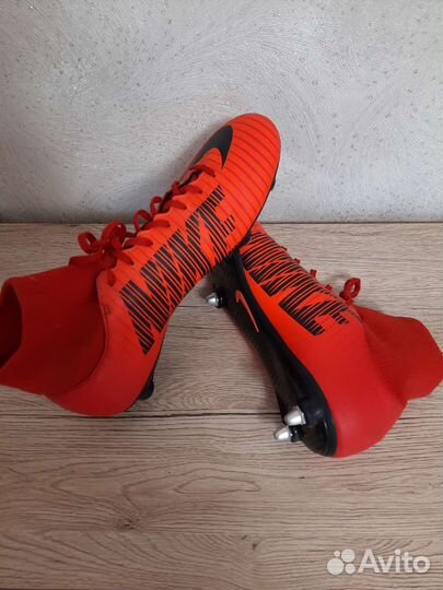 Футбольные бутсы Nike Mercurial