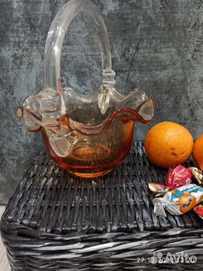 Ваза конфетница из цветного стекла СССР винтаж