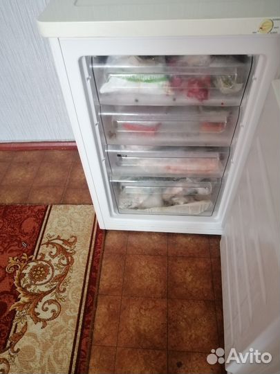 Морозильный шкаф