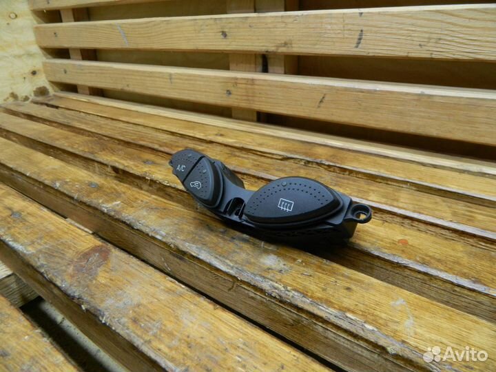 Блок кнопок Ford Focus рест. 2002 YS4T19A945BA