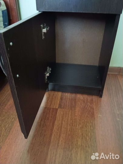 Тумба прикроватная