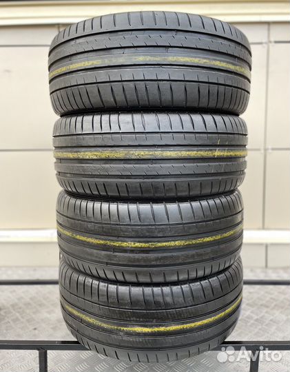 Michelin Pilot Sport 4 235/45 R17