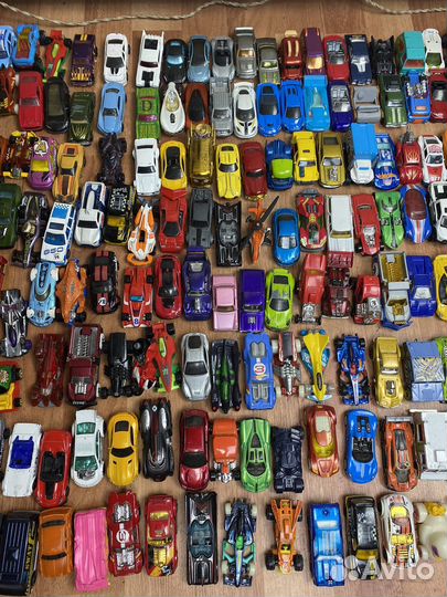 Машинки Hot wheels