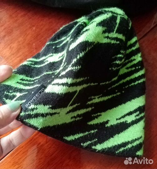 Спортивная сумка и шапка