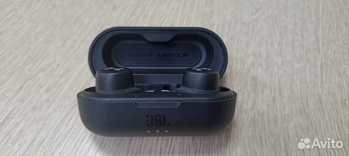 Беспроводные наушники JBL under armour (км67)