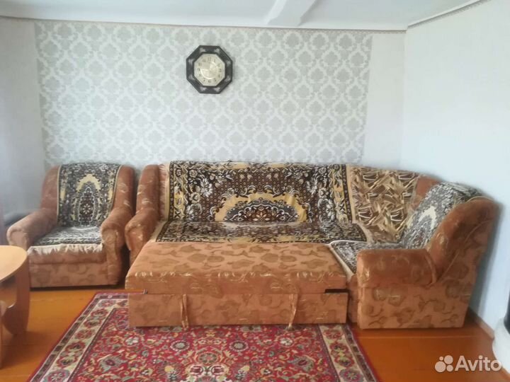 Угловой диван +кресло бу