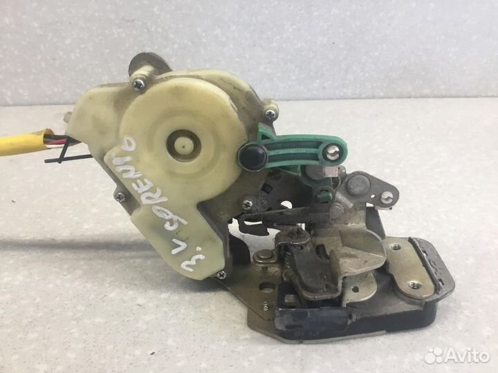 Замок двери задней левой Kia Sorento 2003-2009