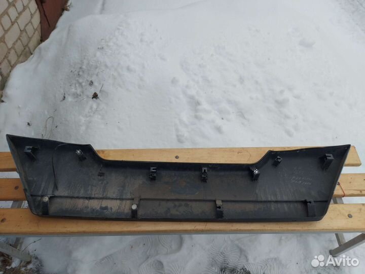 Накладка двери багажника Nissan X-Trail (T31)